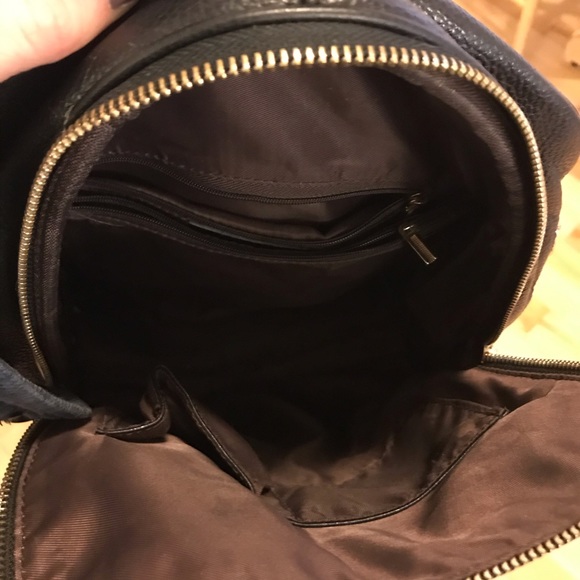 Leather bag back pack - Picture 3 of 5